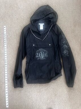 Black 2016 Walt Disney World Windbreaker